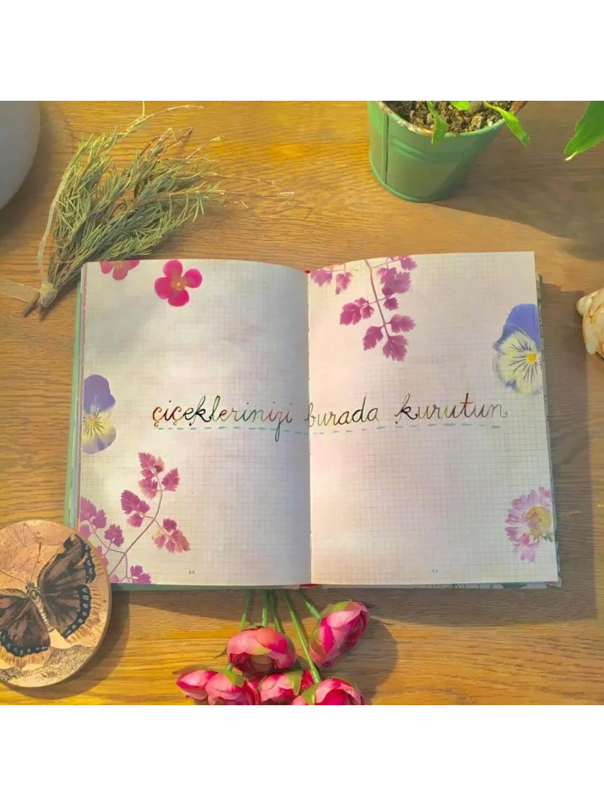 Nasıl Bir Kır Çiçeği Olunur Hediyelik Kitap