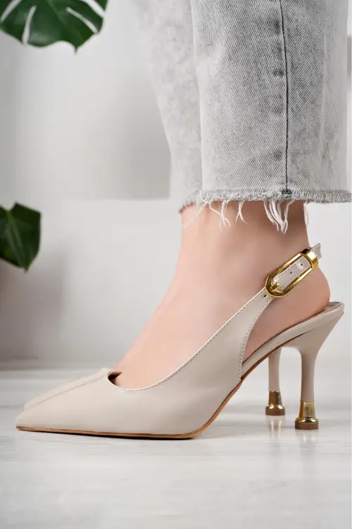 Kadın Bej Rugan Tokalı Sivri Şık Topuklu Stiletto Ayakkabı