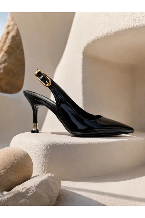 Kadın Siyah Rugan Tokalı Sivri Burun Şık Topuklu Stiletto Ayakkabı