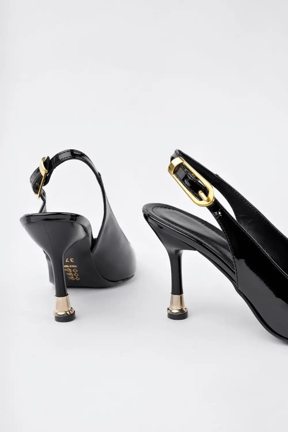 Kadın Siyah Rugan Tokalı Sivri Burun Şık Topuklu Stiletto Ayakkabı