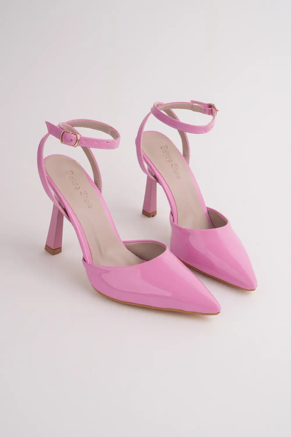 Kadın Pembe Rugan Arkası Bantlı Topuklu Ayakkabı
