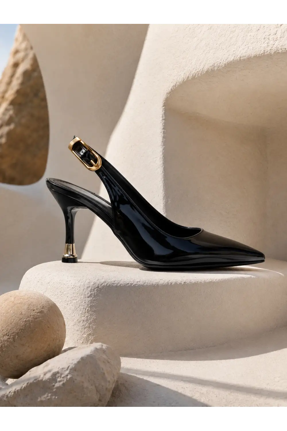 Kadın Siyah Rugan Tokalı Sivri Burun Şık Topuklu Stiletto Ayakkabı