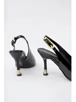 Kadın Siyah Rugan Tokalı Sivri Burun Şık Topuklu Stiletto Ayakkabı