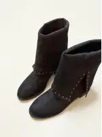 Kadın Siyah Süet Kumaş Yırtmaçlı Topuklu Bot