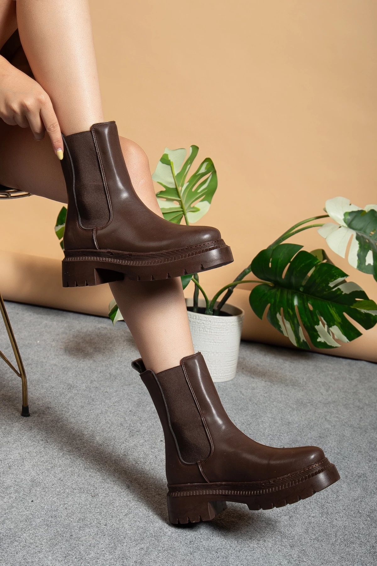 chelsea Kadın Kahverengi Deri Yandan Lastikli bot