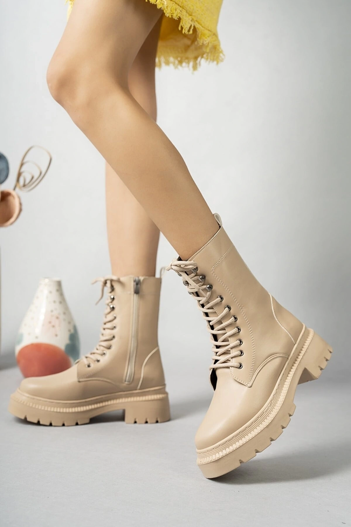 Kadın Nude Fermuarlı Postal Bot