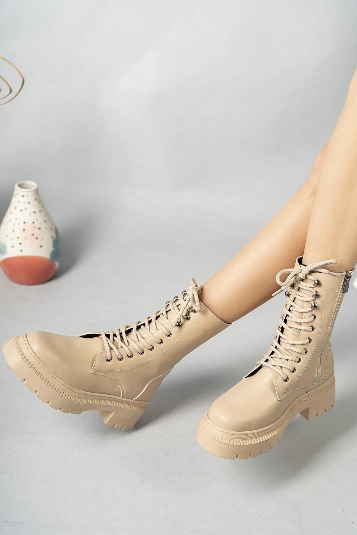 Kadın Nude Fermuarlı Postal Bot