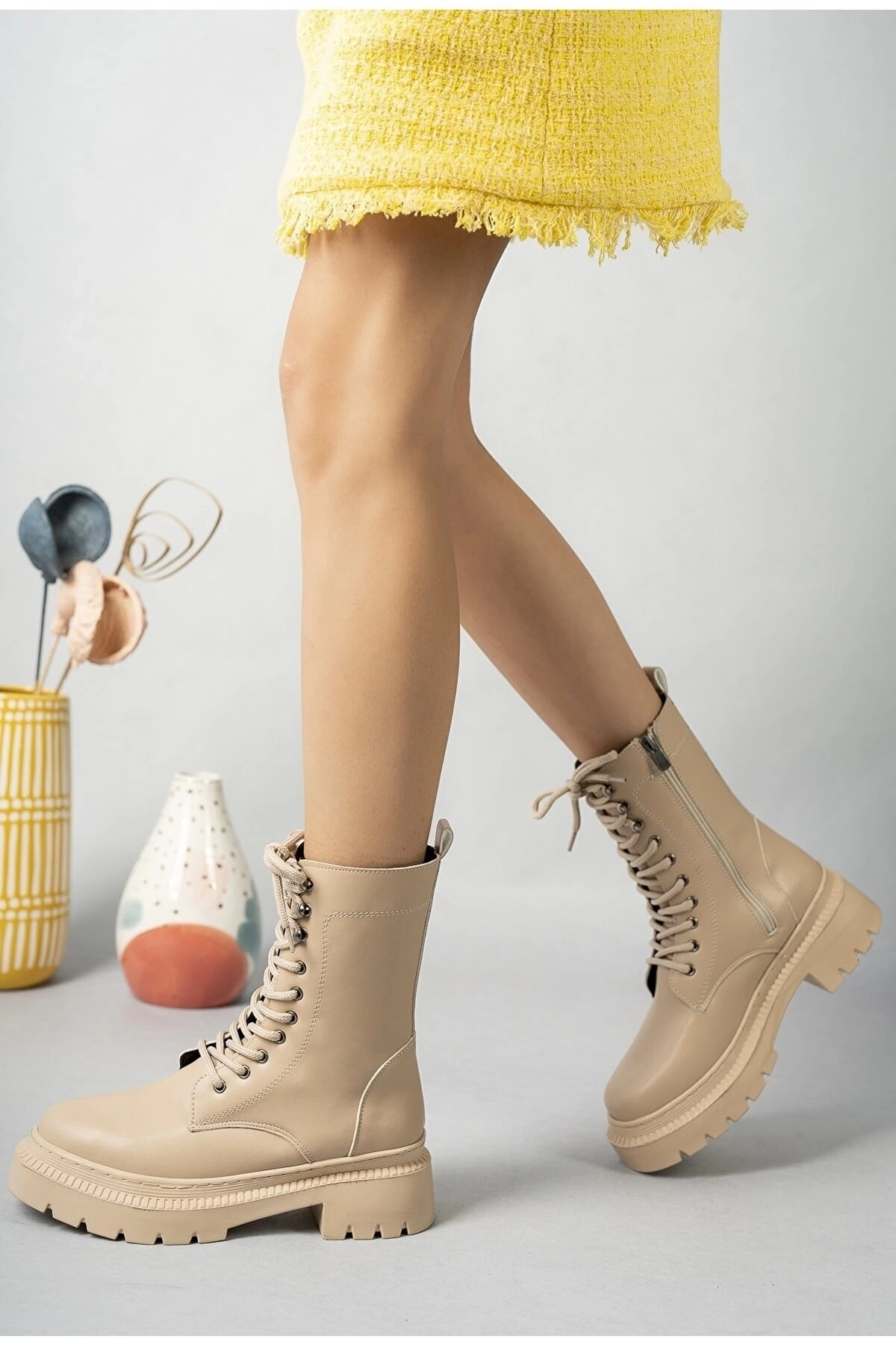 Kadın Nude Fermuarlı Postal Bot