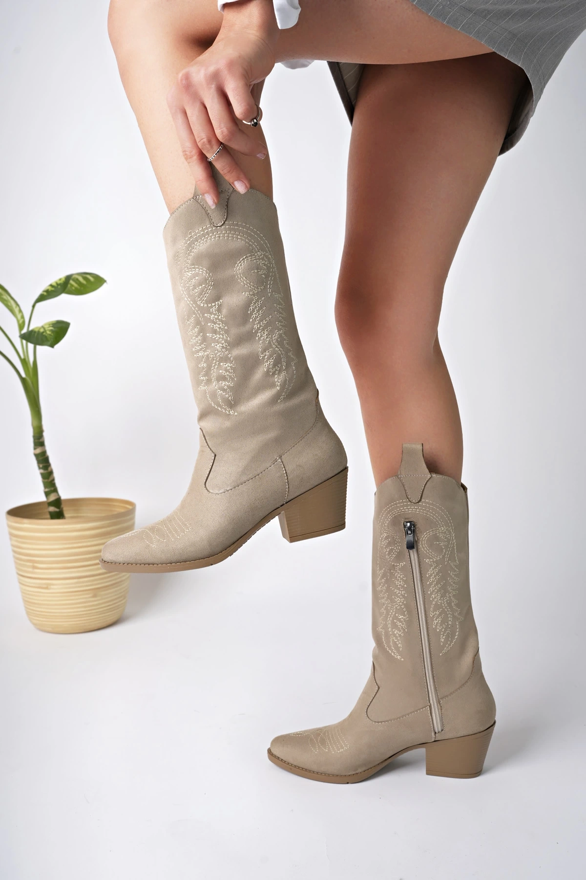 Bej Süet Nakışlı Yeni Sezon Kadın Kovboy Çizme