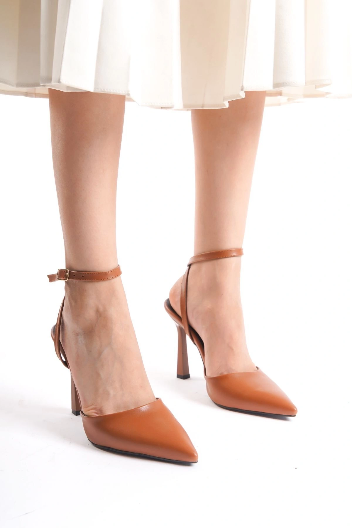 Kadın Taba Cilt Arkası Bantlı Topuklu Ayakkabı