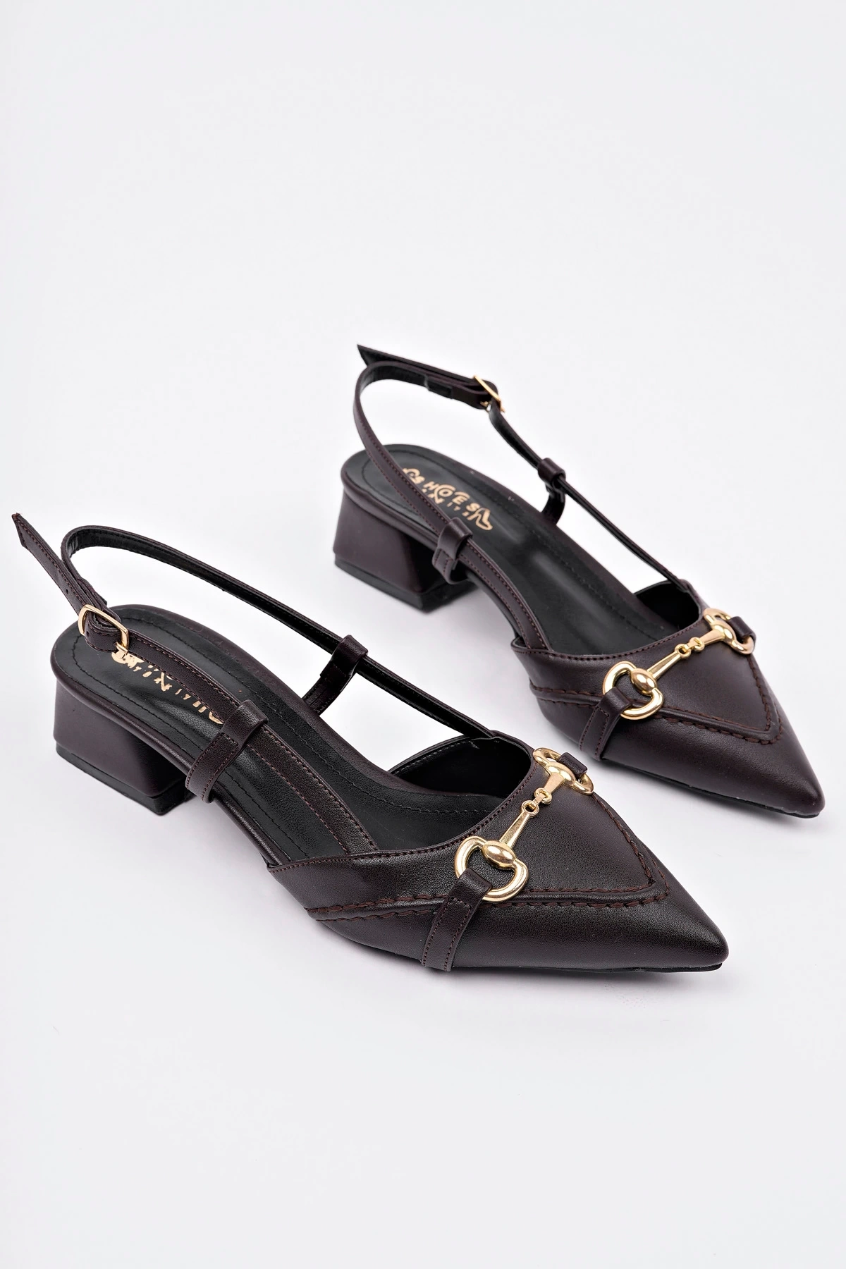 Kadın Acı Kahverengi Saraçlı Tokalı Sivri Burun Topuklu Ayakkabı