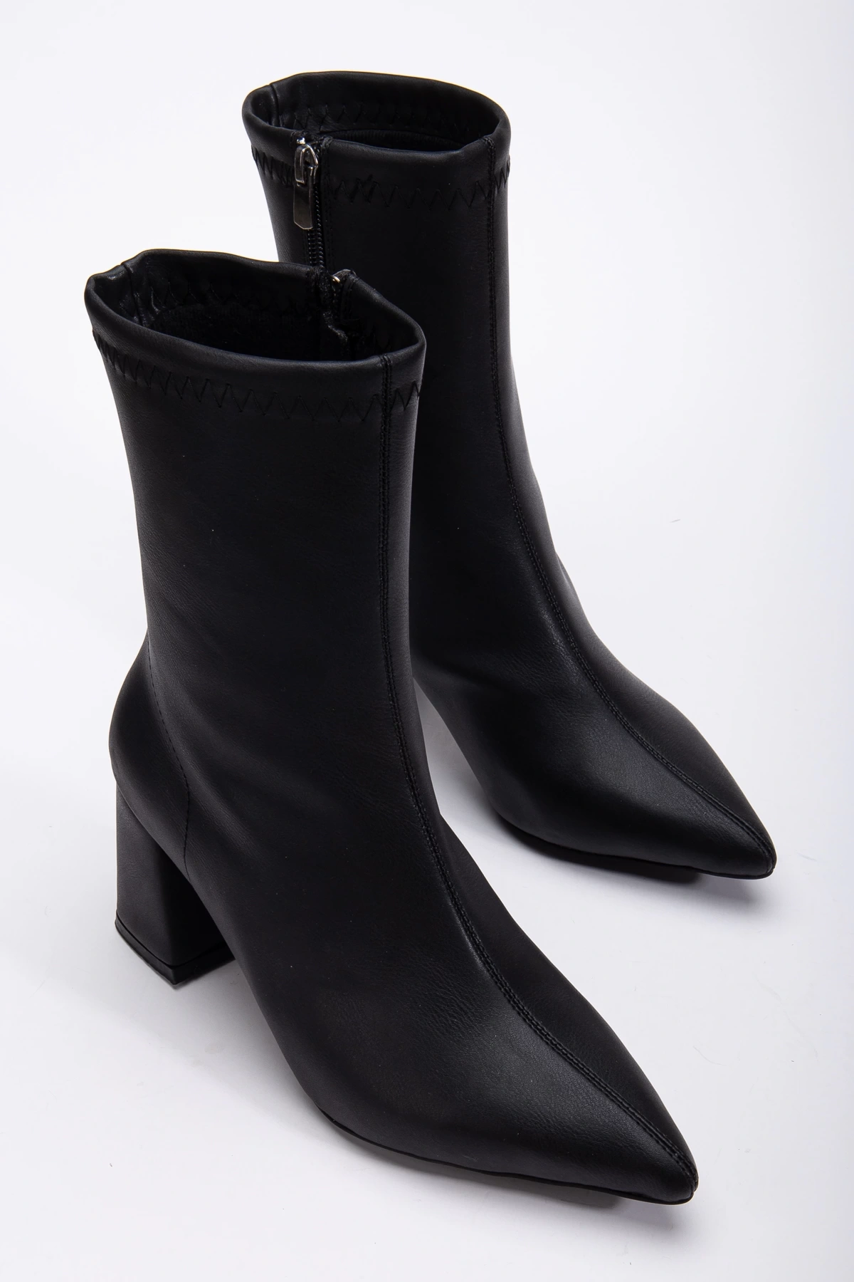 Venessa Kadın Siyah Sivri Burun Orta Boy Topuklu Bot