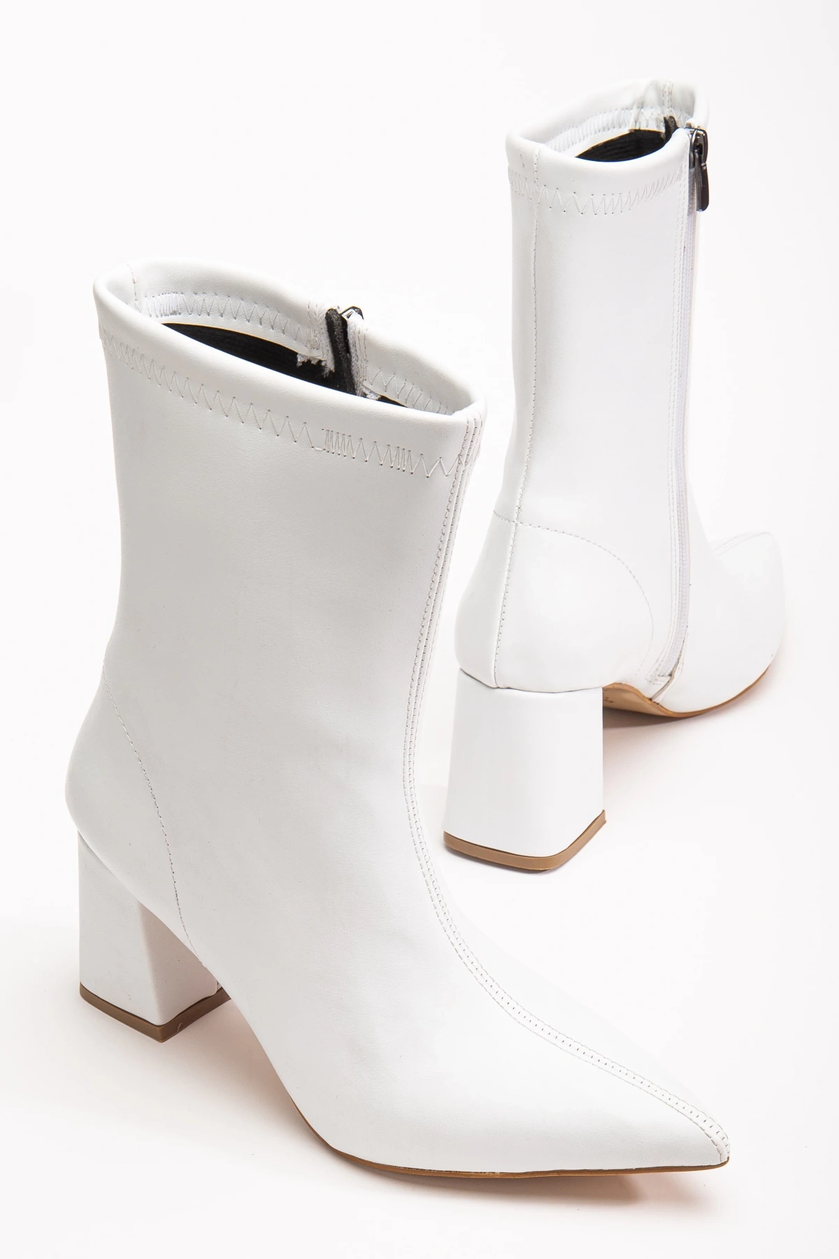 Venessa Kadın Beyaz Sivri Burun Orta Boy Topuklu Bot