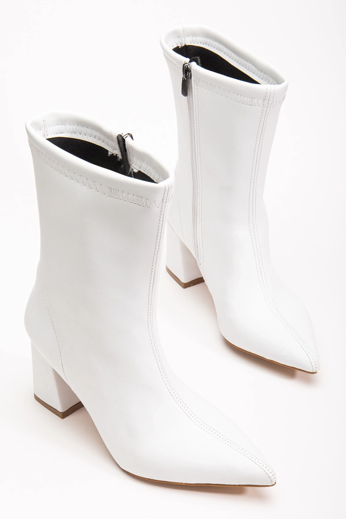 Venessa Kadın Beyaz Sivri Burun Orta Boy Topuklu Bot