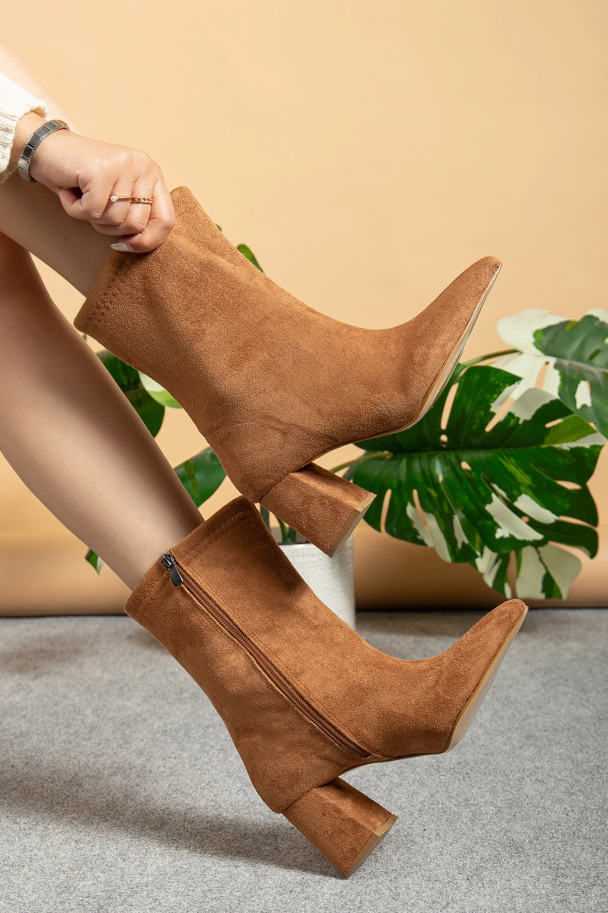 Venessa Kadın Taba Süet Sivri Burun Orta Boy Topuklu Bot