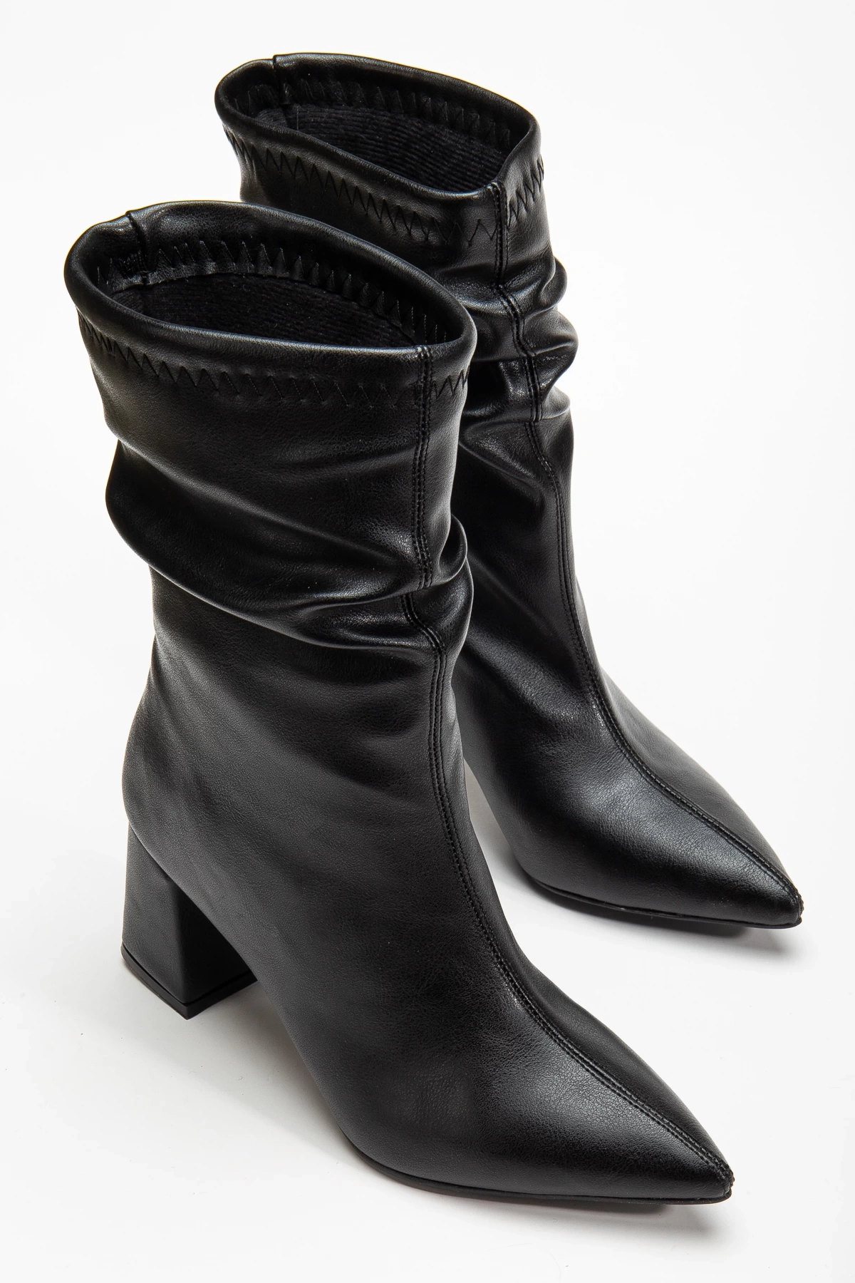 Noire Kadın Siyah Deri Büzgülü Sivri Burun Kalın Topuklu Bot