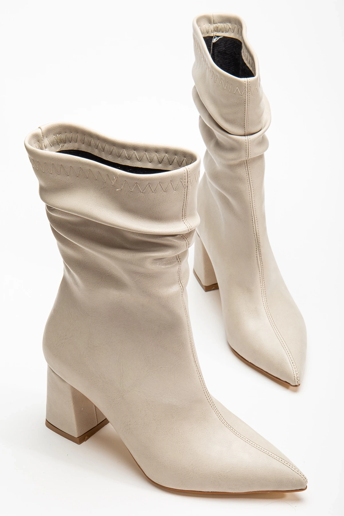 Noire Kadın Bej Deri Büzgülü Sivri Burun Kalın Topuklu Bot