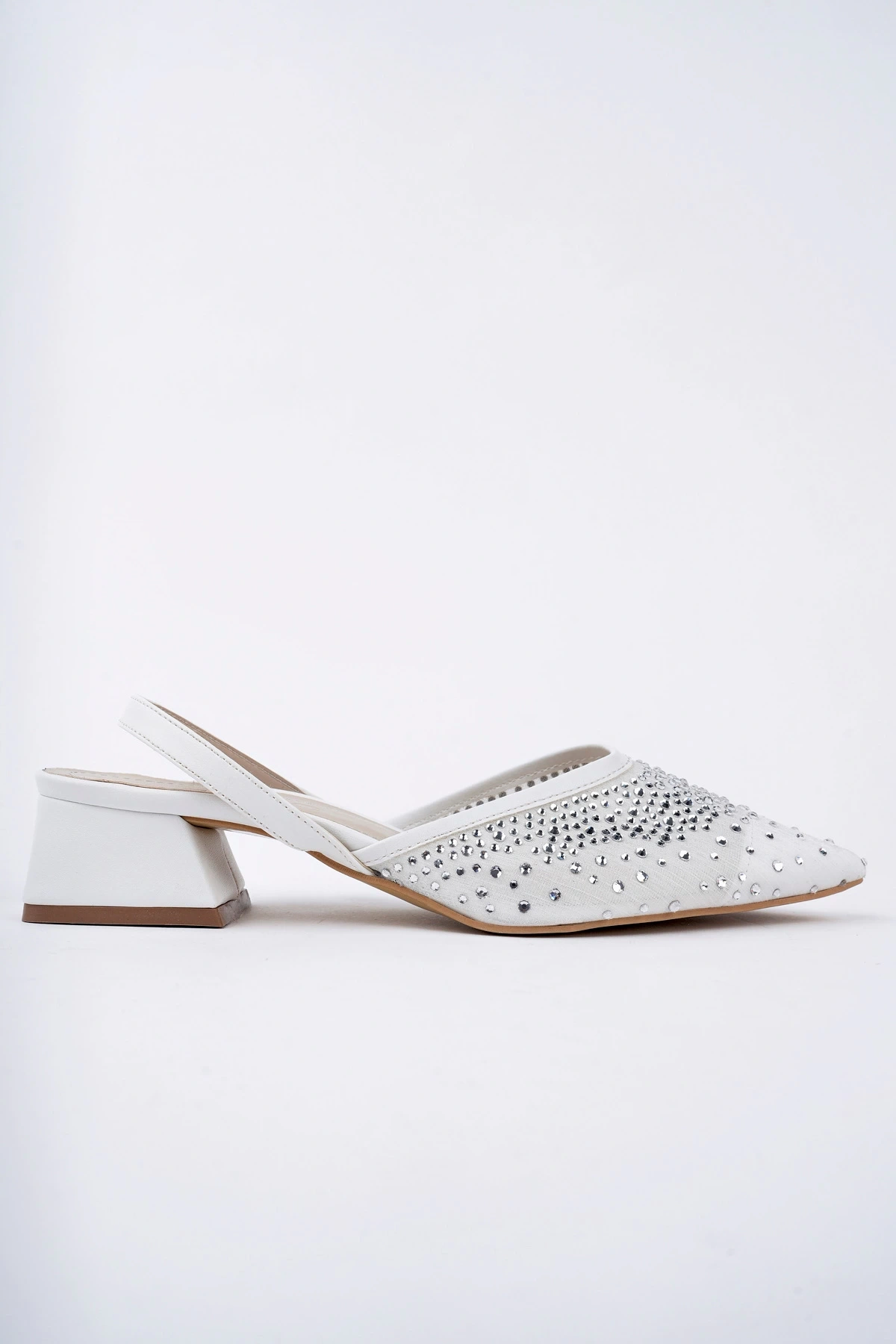 Kadın Beyaz Kısa Topuklu Taşlı Ayakkabı