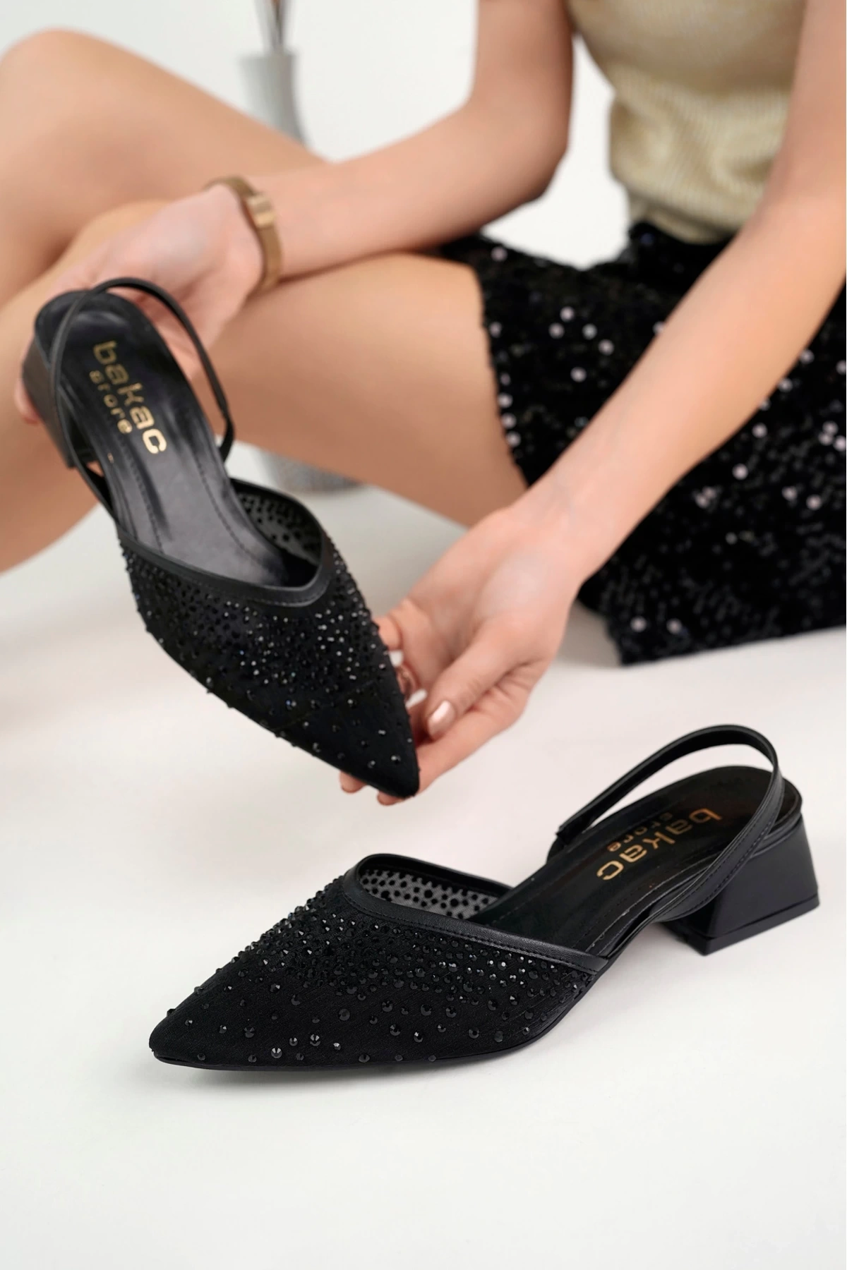 Kadın Siyah Kısa Topuklu Taşlı Ayakkabı