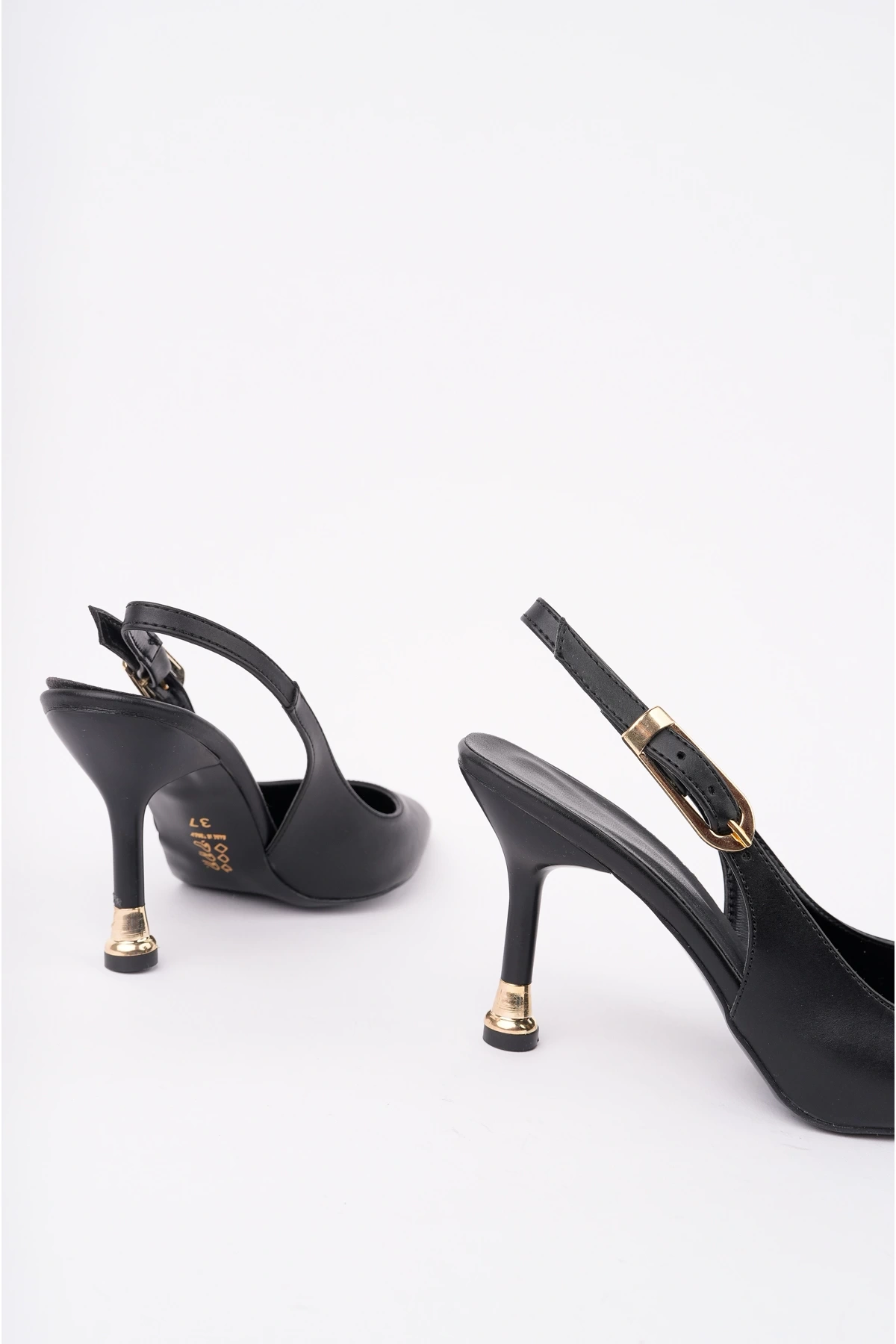 Kadın Siyah Deri Tokalı Sivri Şık Topuklu Stiletto Ayakkabı