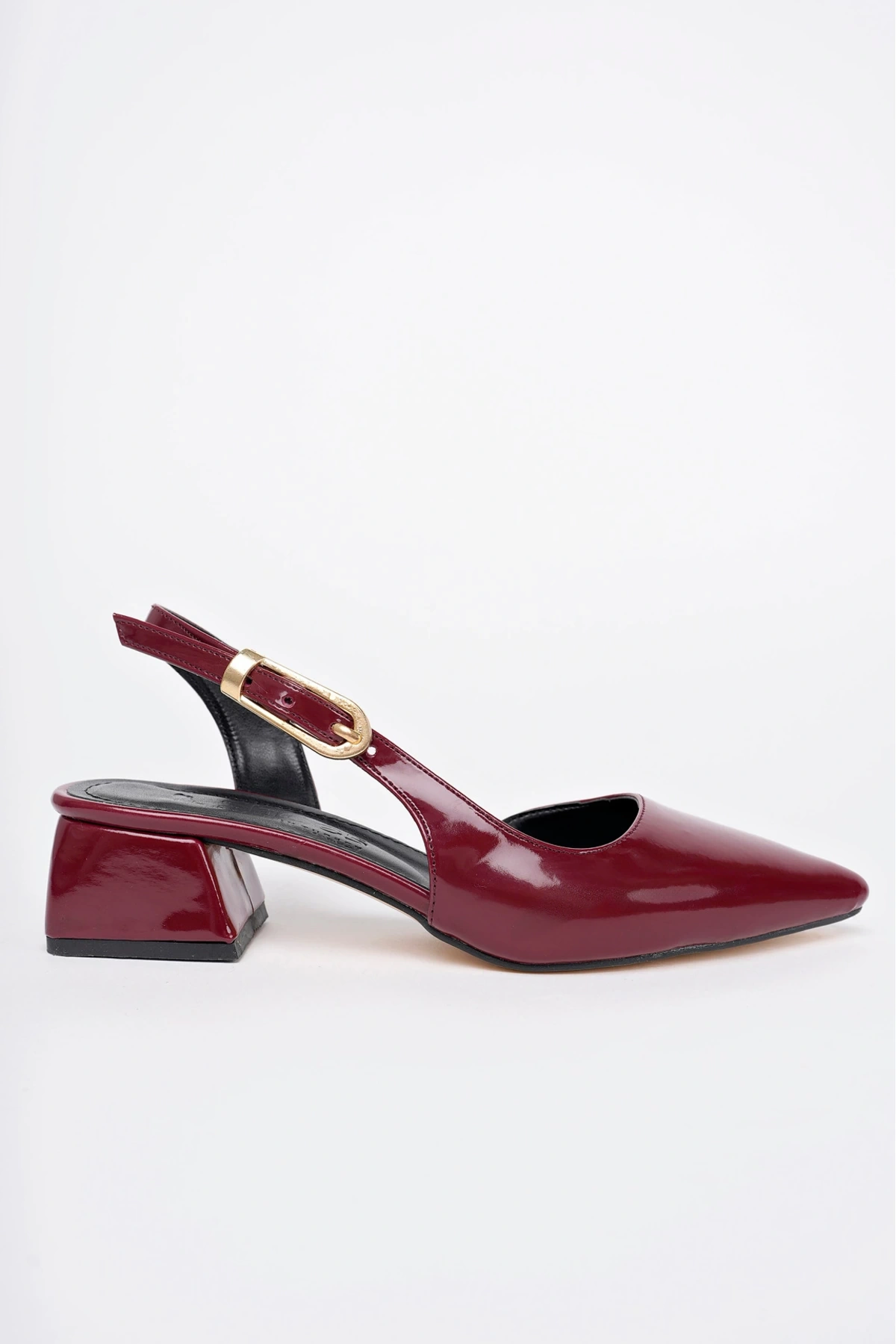 Kadın Bordo Rugan Arkası Açık Sivri Burun Klasik Kısa Topuklu Ayakkabı
