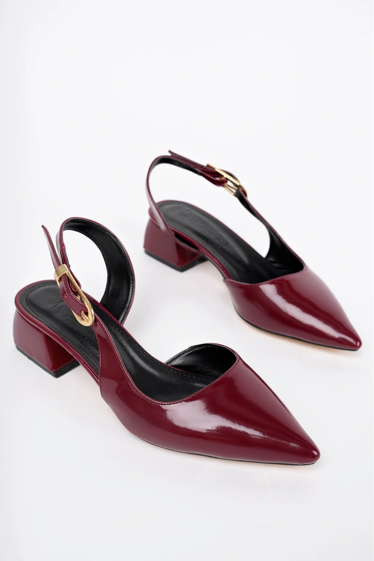 Kadın Bordo Rugan Arkası Açık Sivri Burun Klasik Kısa Topuklu Ayakkabı