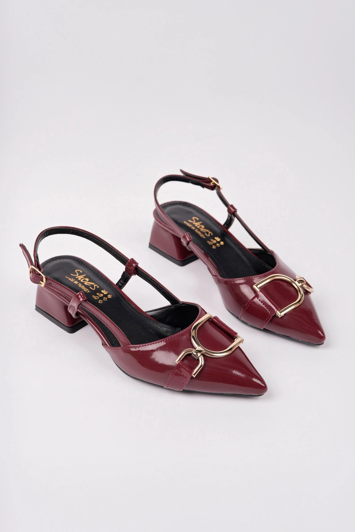 Kadın Bordo Rugan Tokalı Sivri Burun Kısa Topuklu Ayakkabı