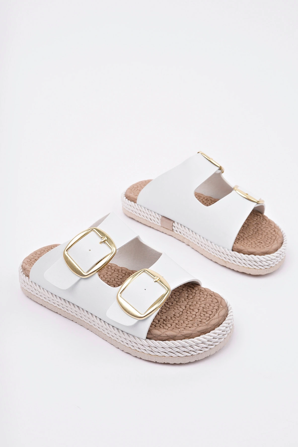 Kadın Beyaz Günlük Çift Tokalı Rahat Taban Hasır Sandalet Terlik