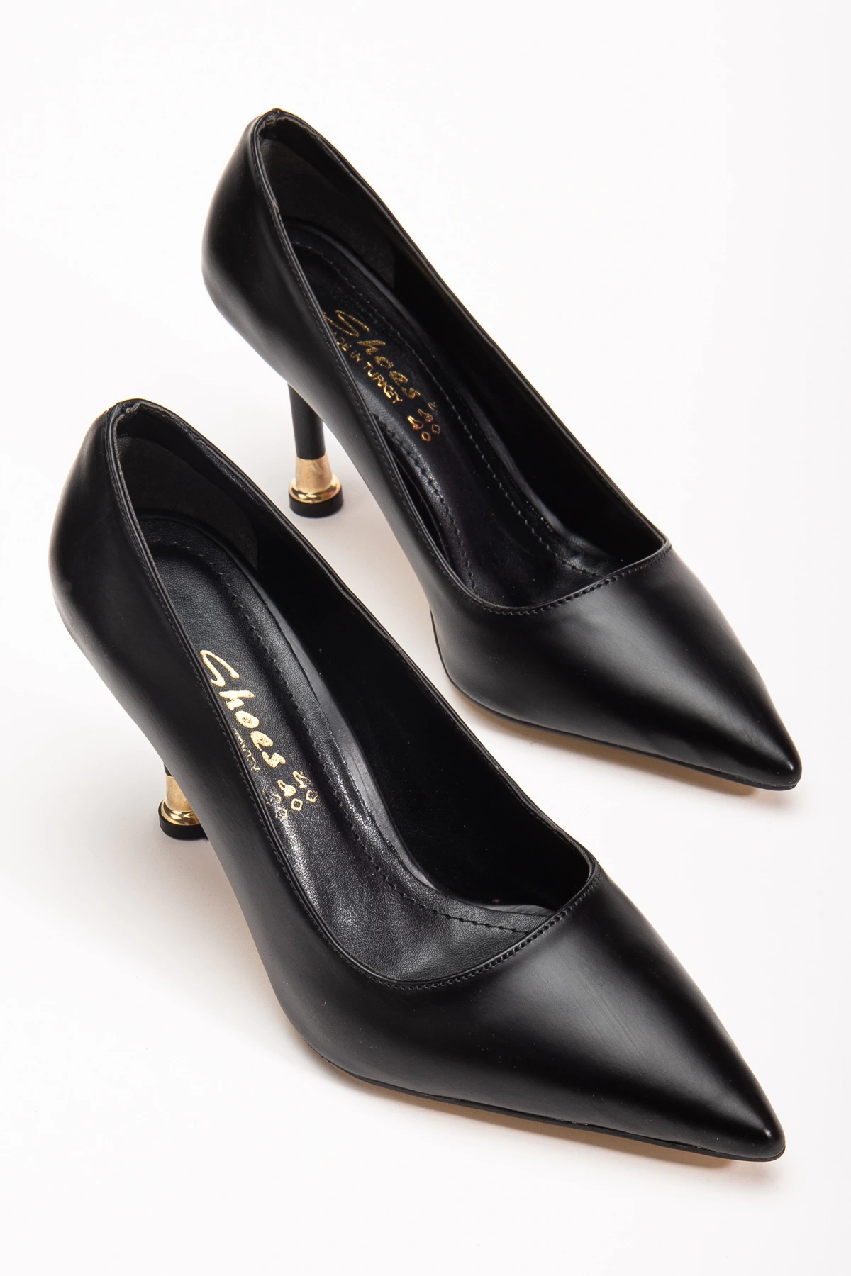 Kadın Siyah Cilt Arkası Kapalı Gold Ökçe Detaylı Topuklu Ayakkabı