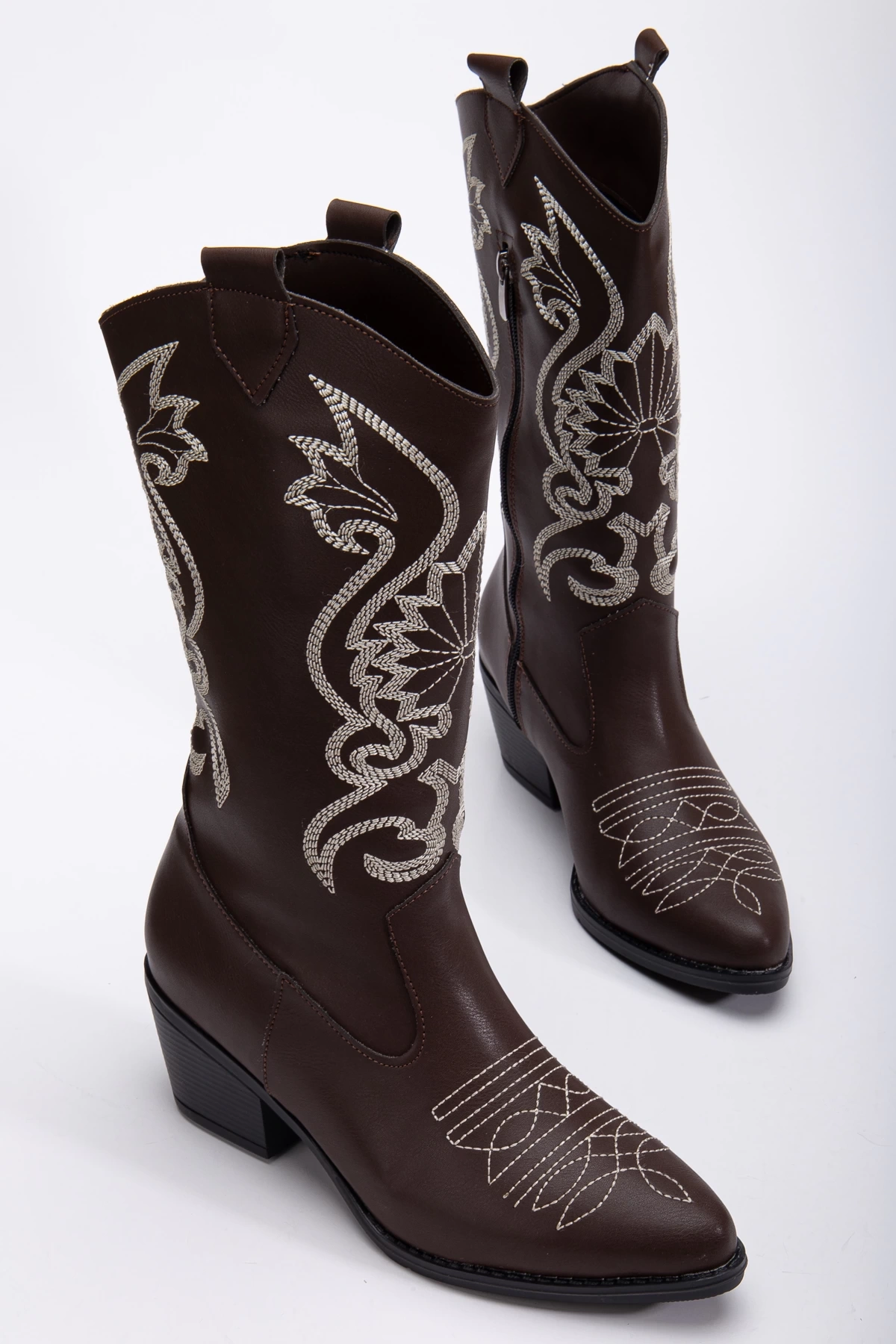Kadın Kahverengi Beyaz Özel Nakış Fermuar Detaylı Kovboy Çizme