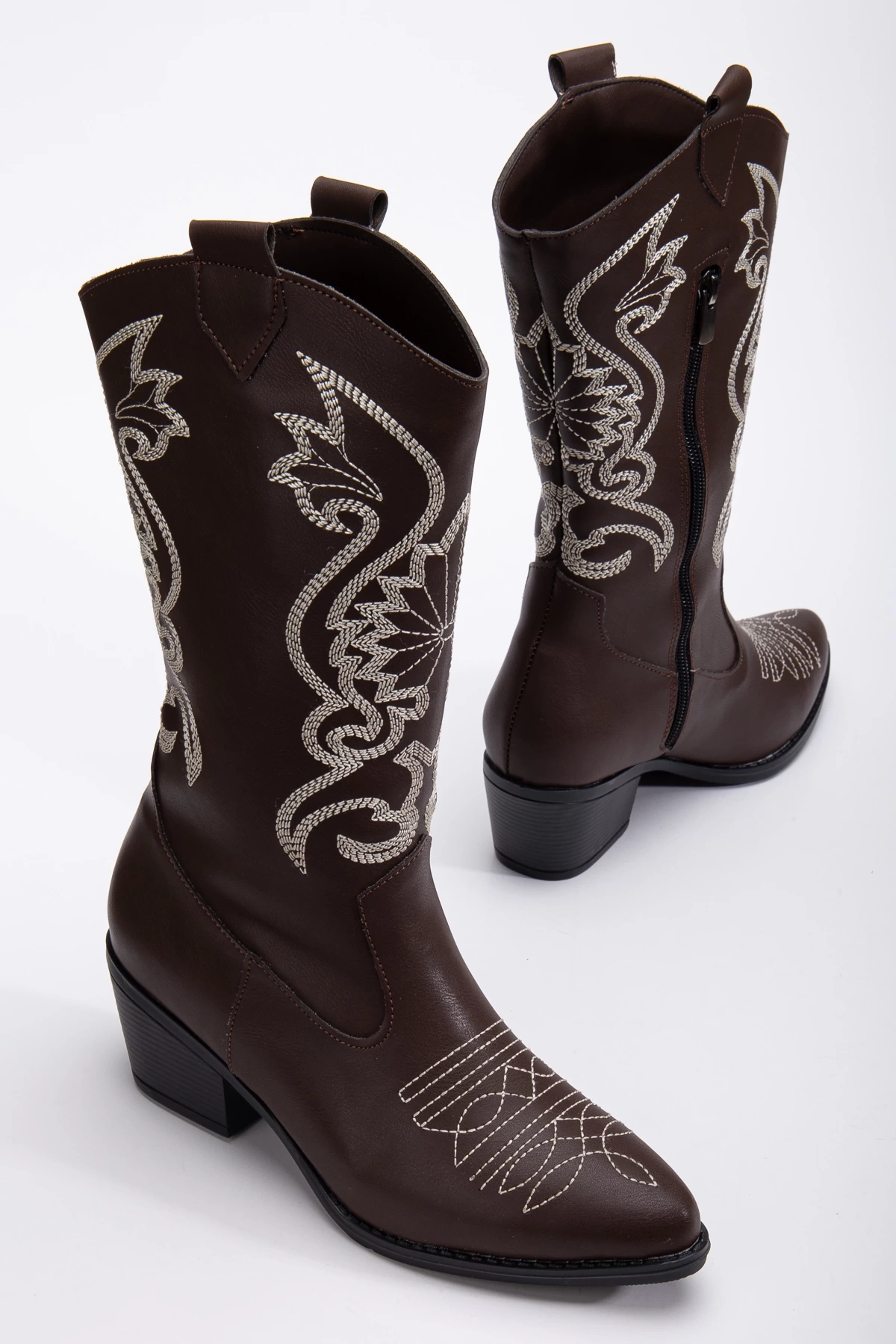 Kadın Kahverengi Beyaz Özel Nakış Fermuar Detaylı Kovboy Çizme