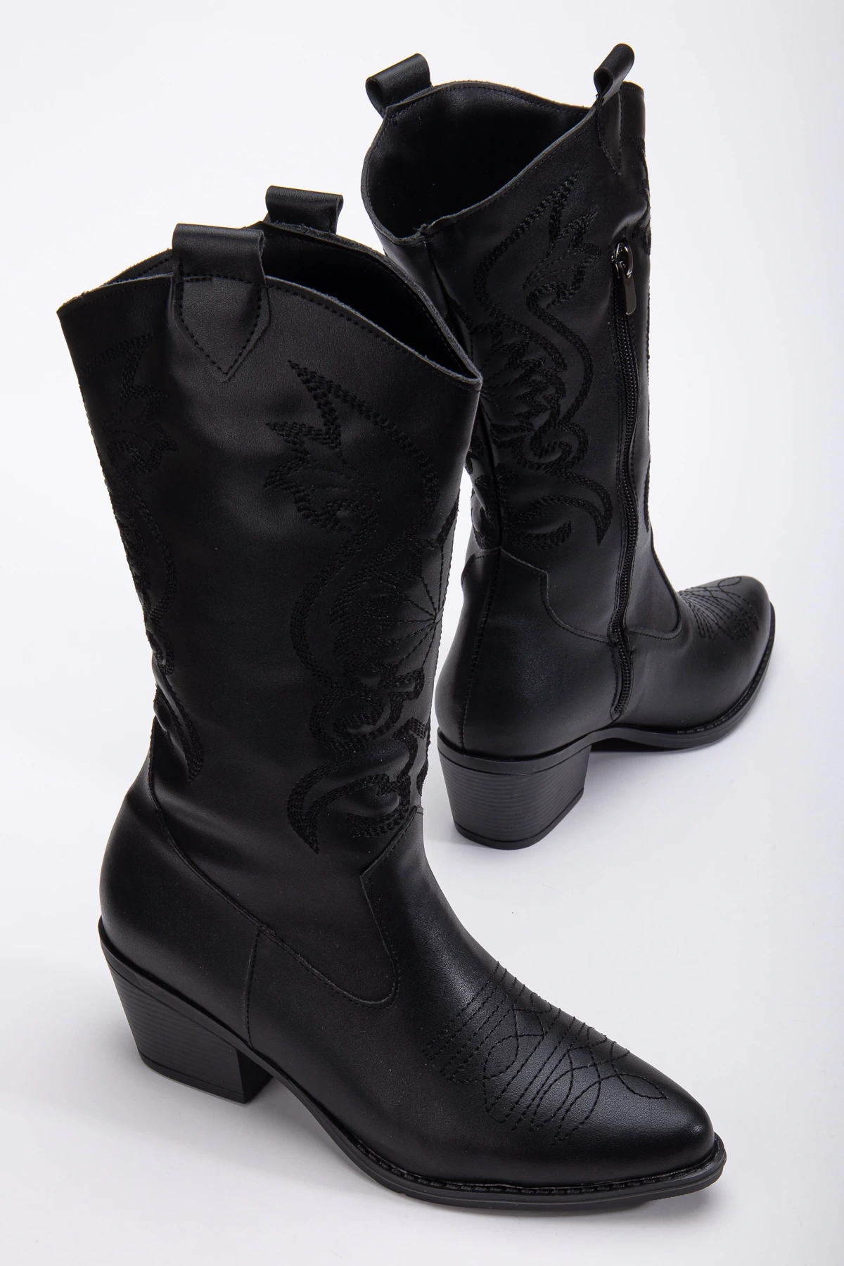 Kadın Siyah Deri Özel Nakış Fermuar Detaylı Kovboy Çizme
