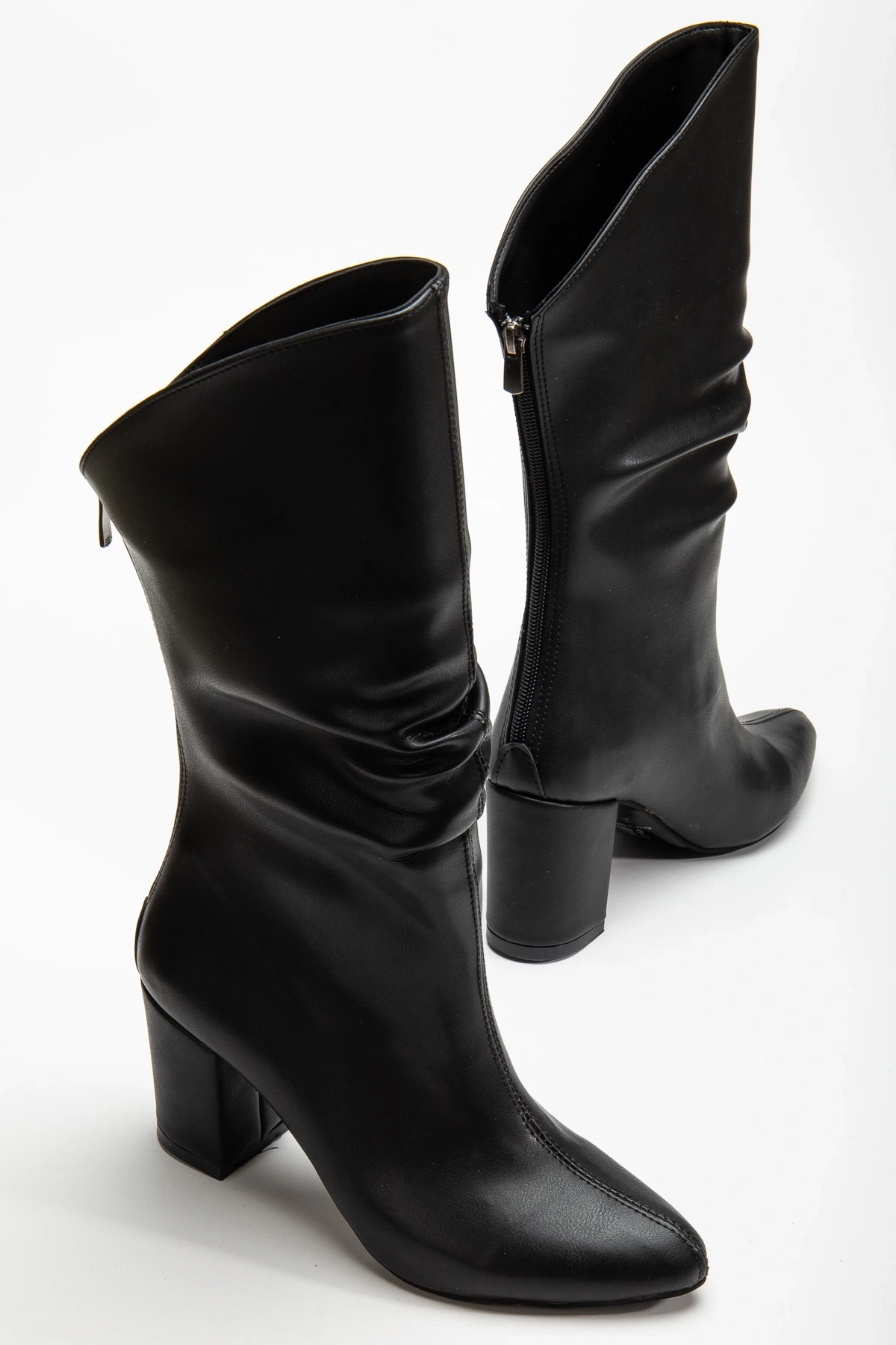 Liora Kadın Siyah Arkası Fermuarlı Sivri Burun Büzgülü Çizme