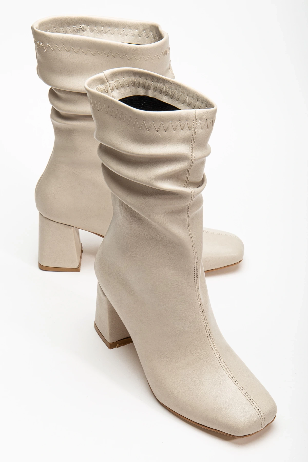 Celestia Kadın Bej Küt Burun Büzgülü Bot