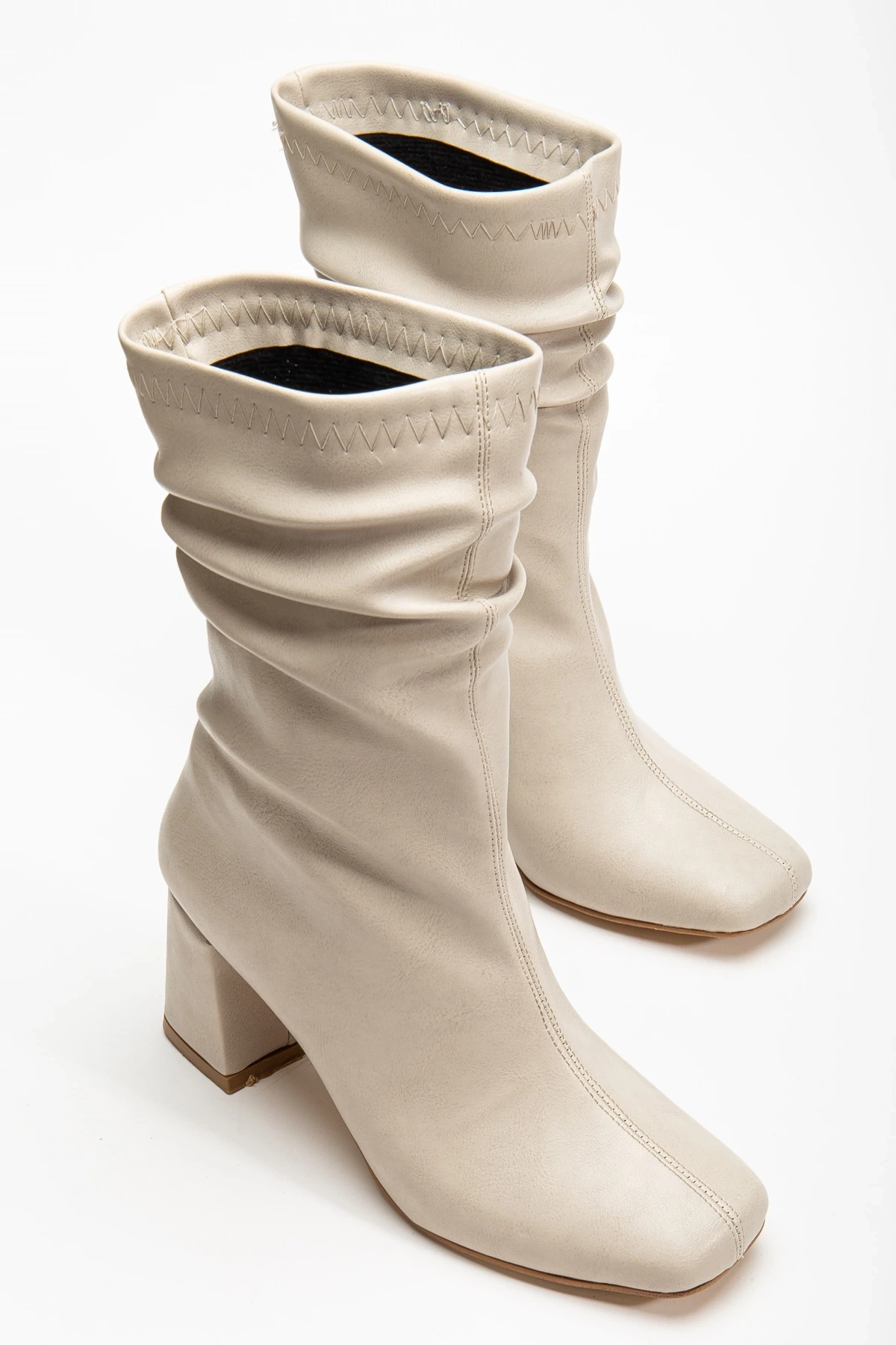 Celestia Kadın Bej Küt Burun Büzgülü Bot