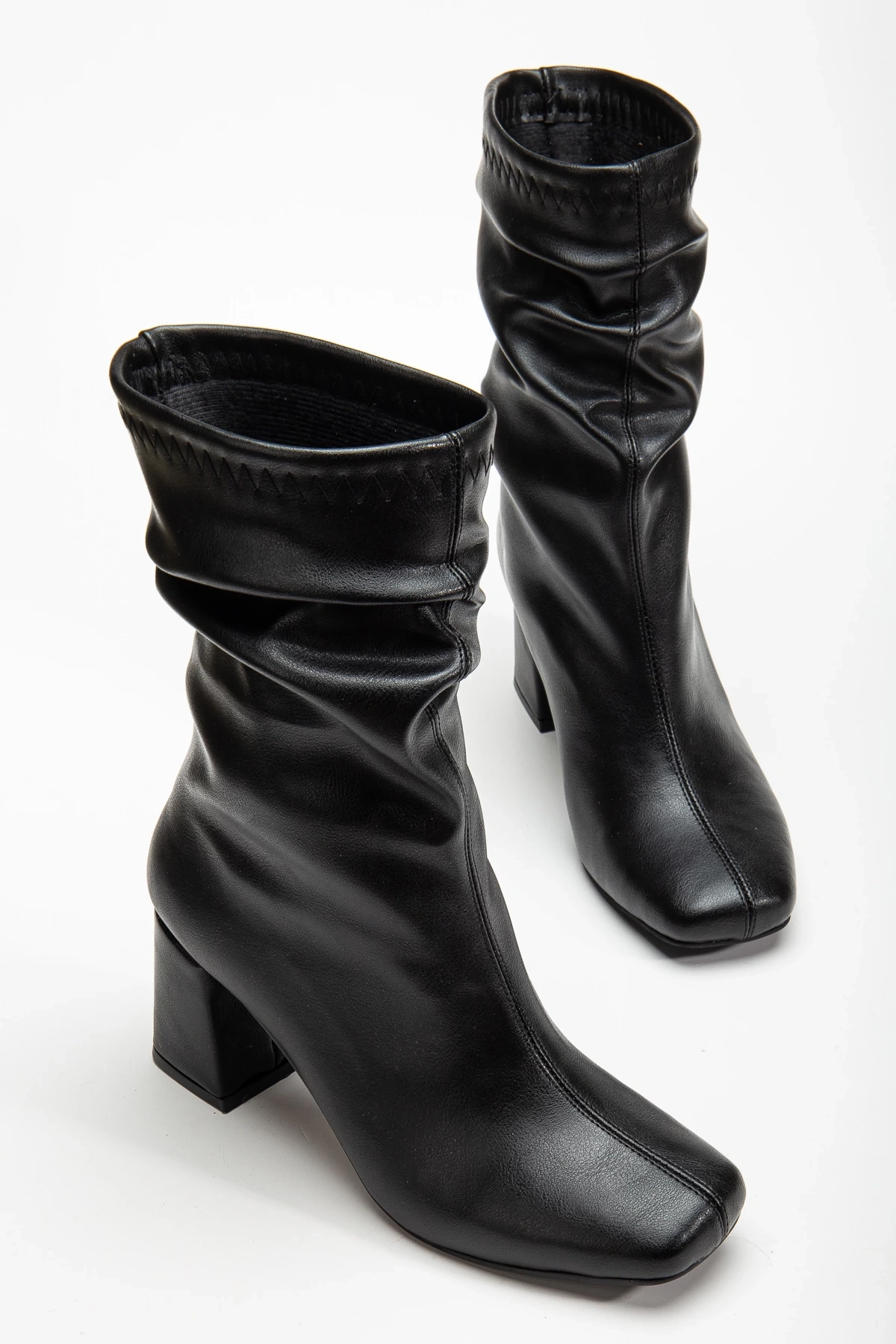 Celestia Kadın Siyah Küt Burun Büzgülü Bot