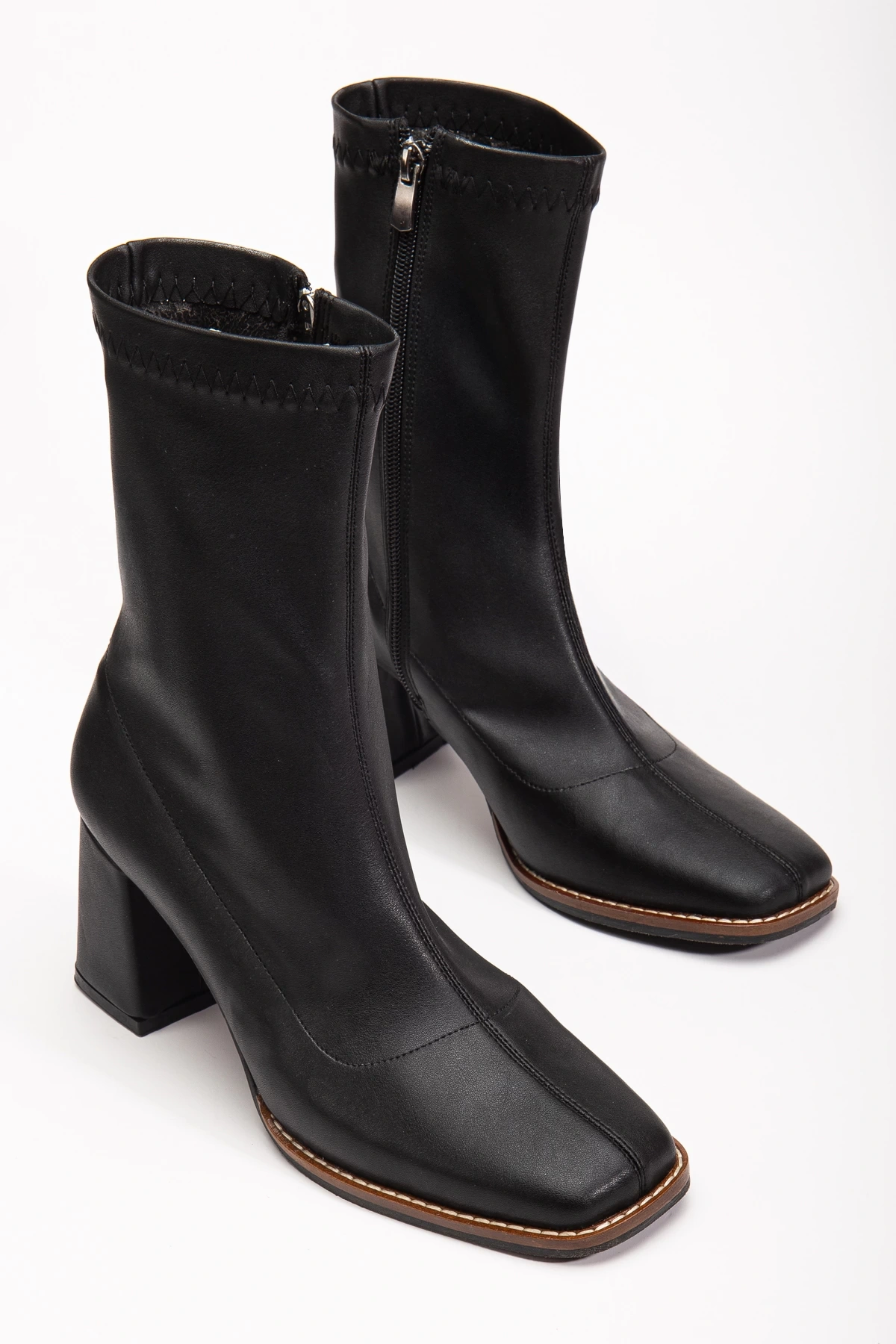 Kadın Orta Boy Küt Burun Streç Kumaş Topuklu Ayakkabı Siyah