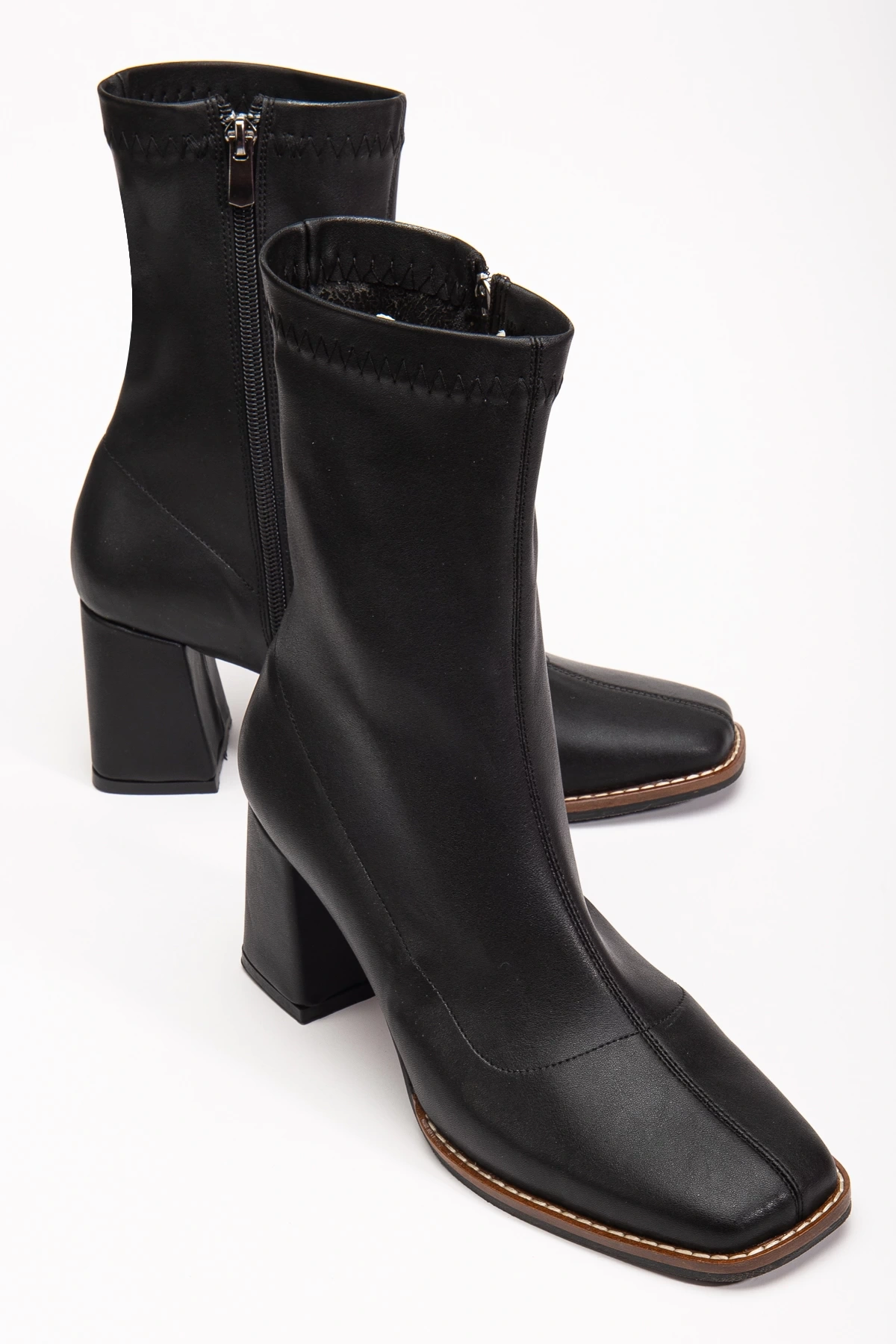 Kadın Orta Boy Küt Burun Streç Kumaş Topuklu Ayakkabı Siyah