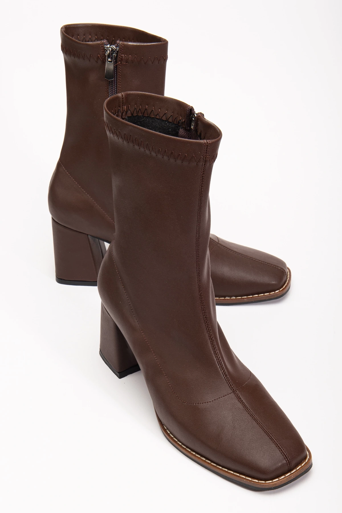 Kadın Orta Boy Küt Burun Streç Kumaş Topuklu Ayakkabı Acı Kahverengi