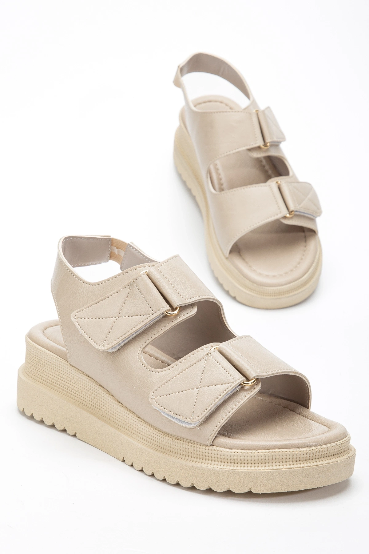 Kadın Bej Cırtcırt Detaylı Günlük Sandalet