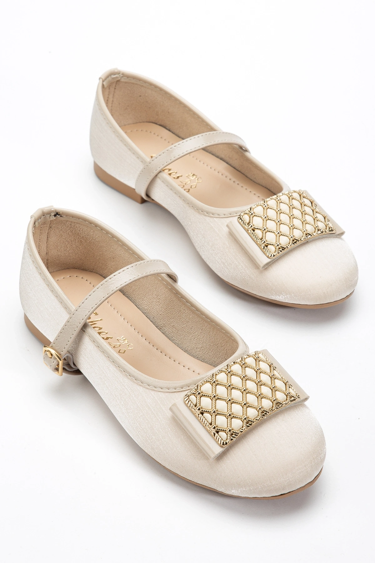 Kadın Bej Önü Tokalı Parlak Kumaş Babet