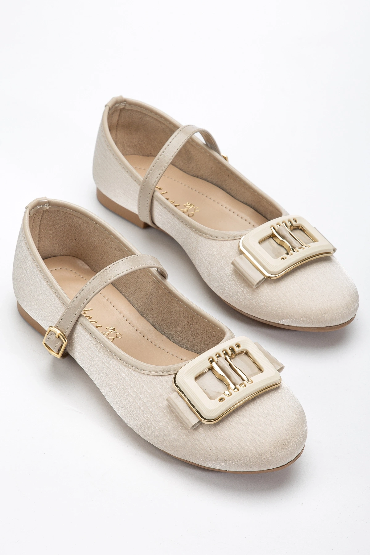 Kadın Bej Önü Tokalı Parlak Kumaş Babet