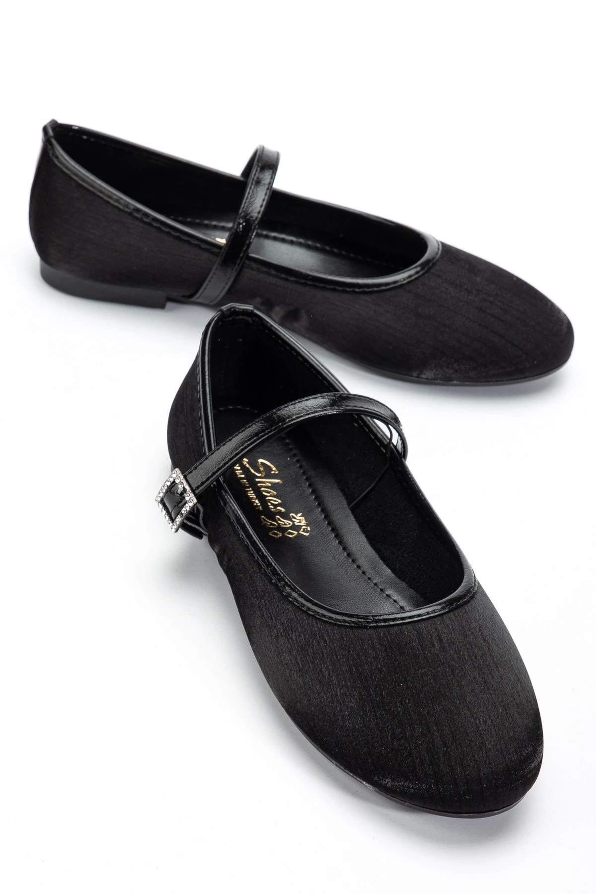 Kadın Siyah Parlak Kumaş Detaylı Şık Babet