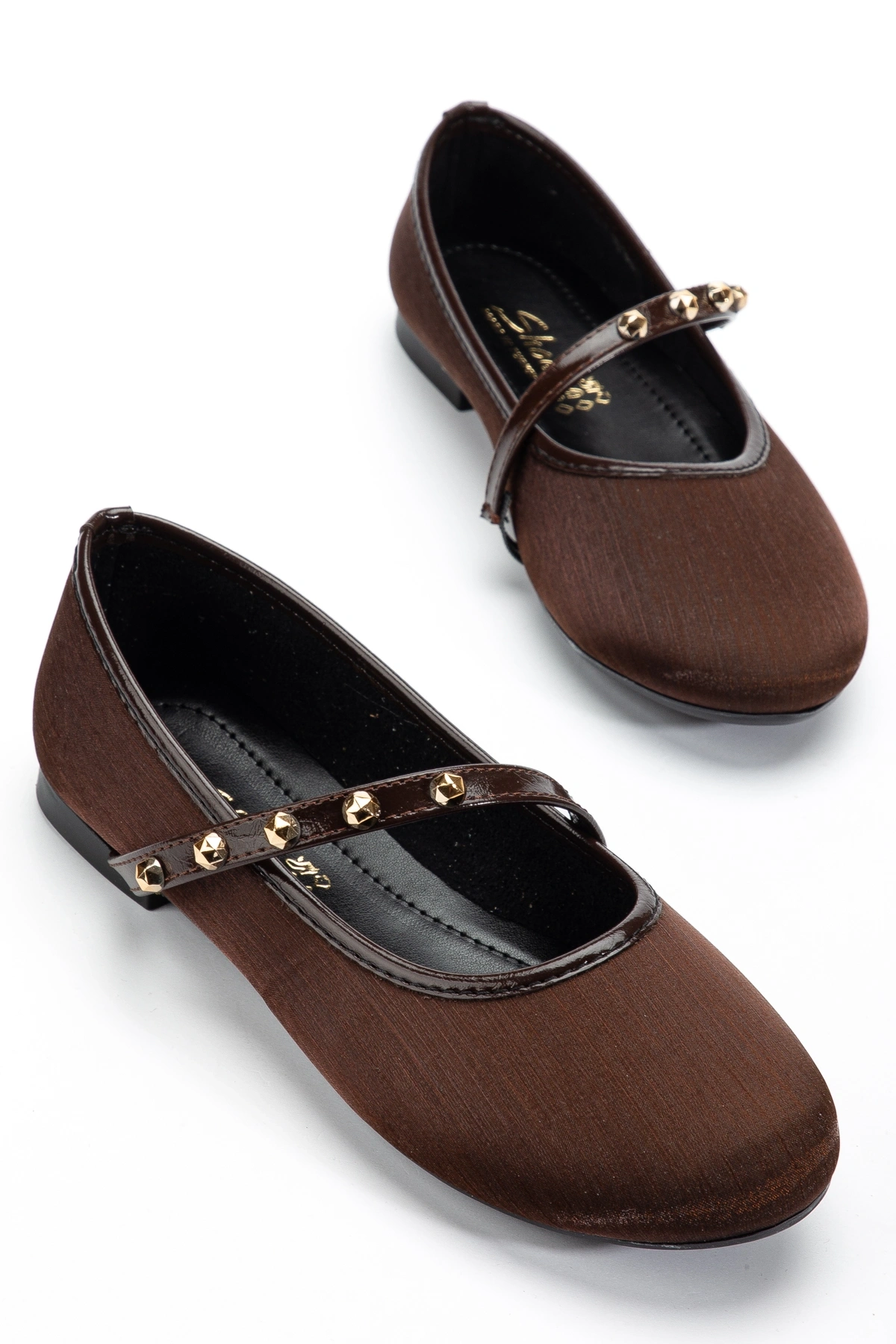 Kadın Kahverengi Gold Aksesuarlı Şık Parlak Kumaş Babet