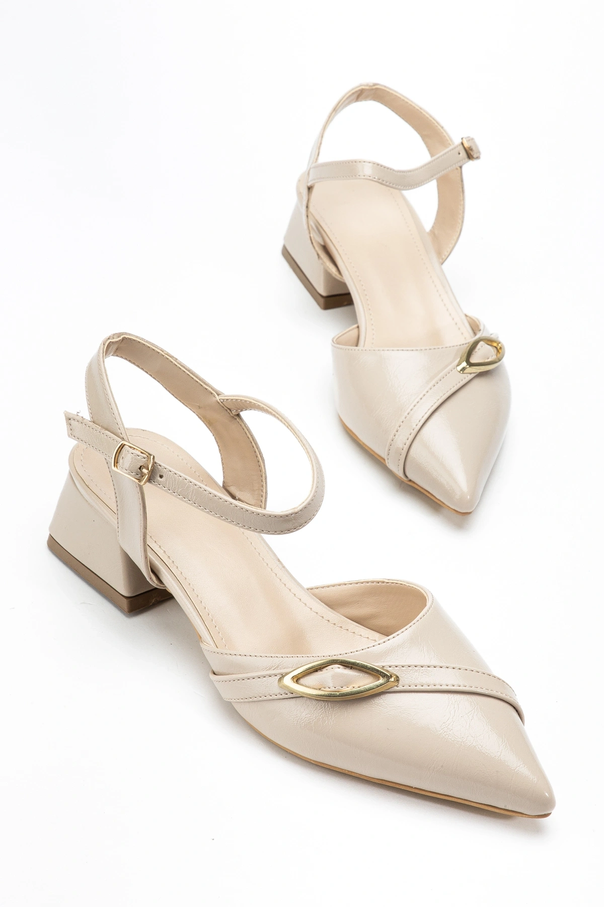 Kadın Bej Kırışık Rugan Kısa Topuklu Ayakkabı