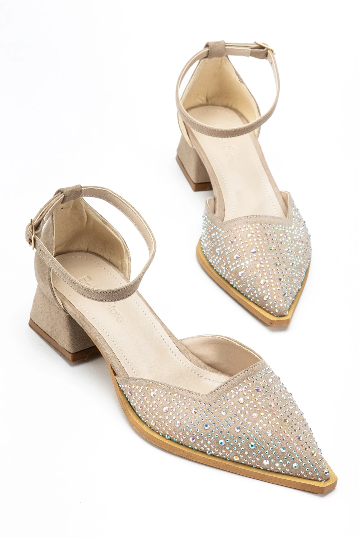 Kadın Bej Parlak Taşlı Süet Kumaş Kısa Topuklu Ayakkabı