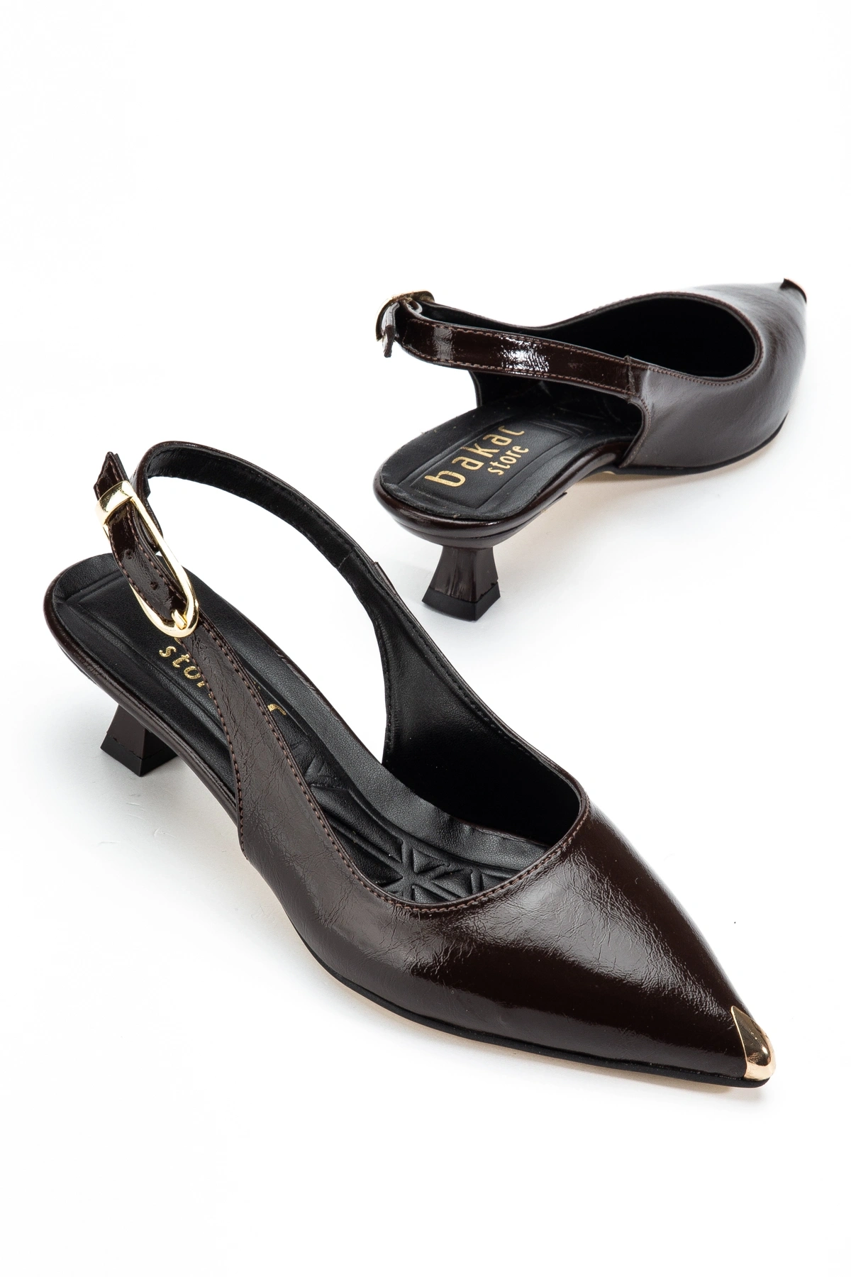 Kadın Acı Kahverengi Kırışık Rugan Burunluk Detaylı Kısa Topuklu Ayakkabı