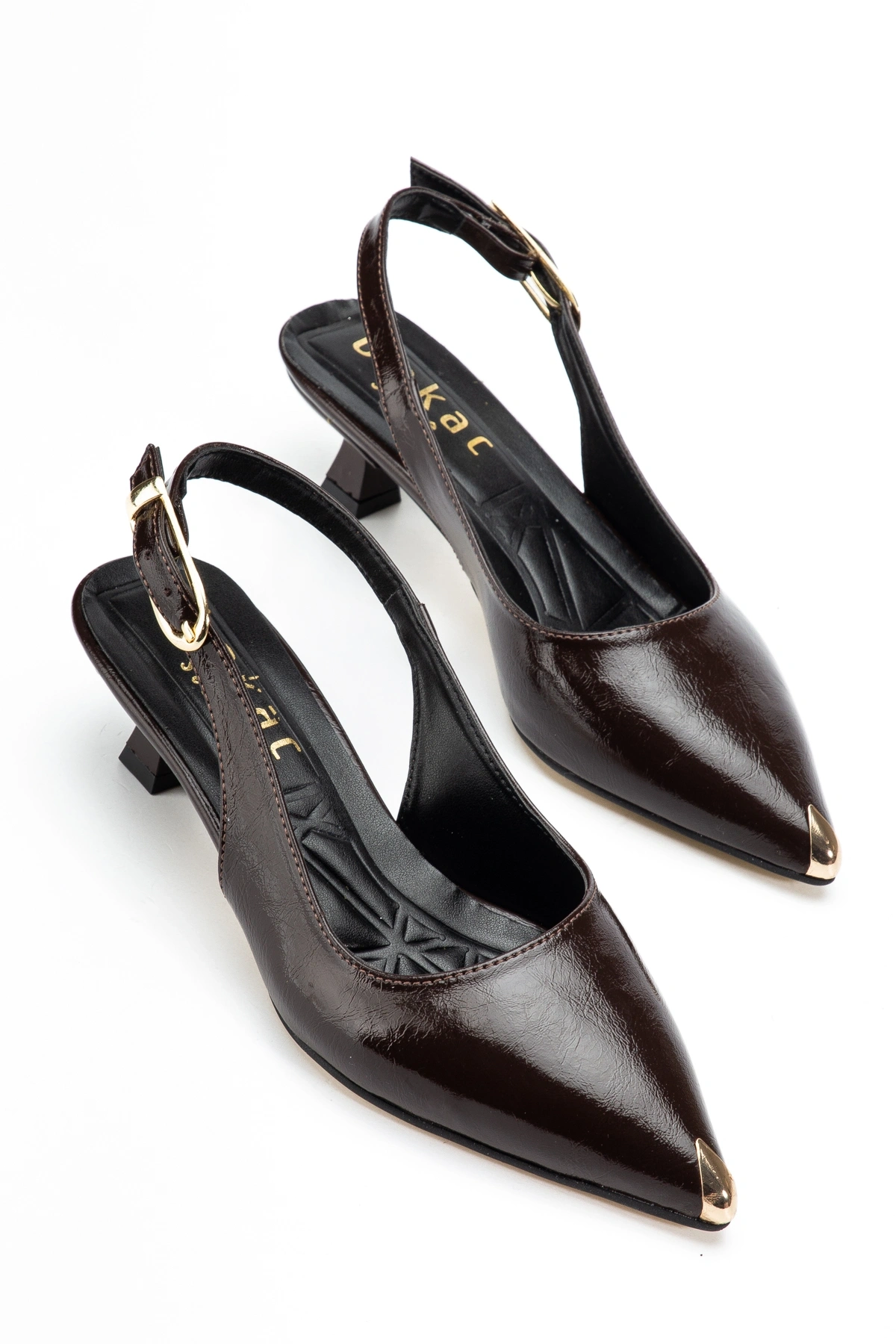 Kadın Acı Kahverengi Kırışık Rugan Burunluk Detaylı Kısa Topuklu Ayakkabı