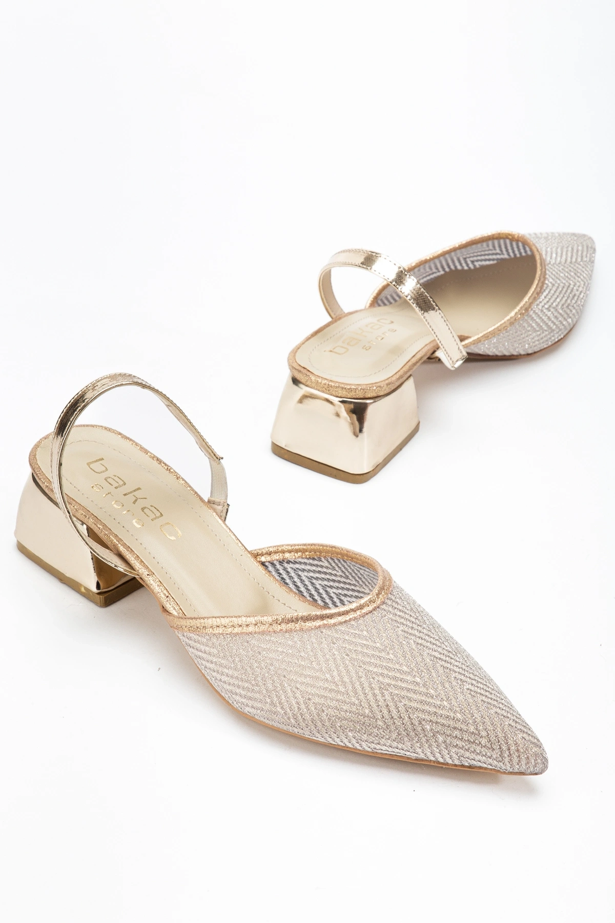 Kadın Gold Rengi Parlak Şeffaf Kumaş Kısa Topuklu Ayakkabı
