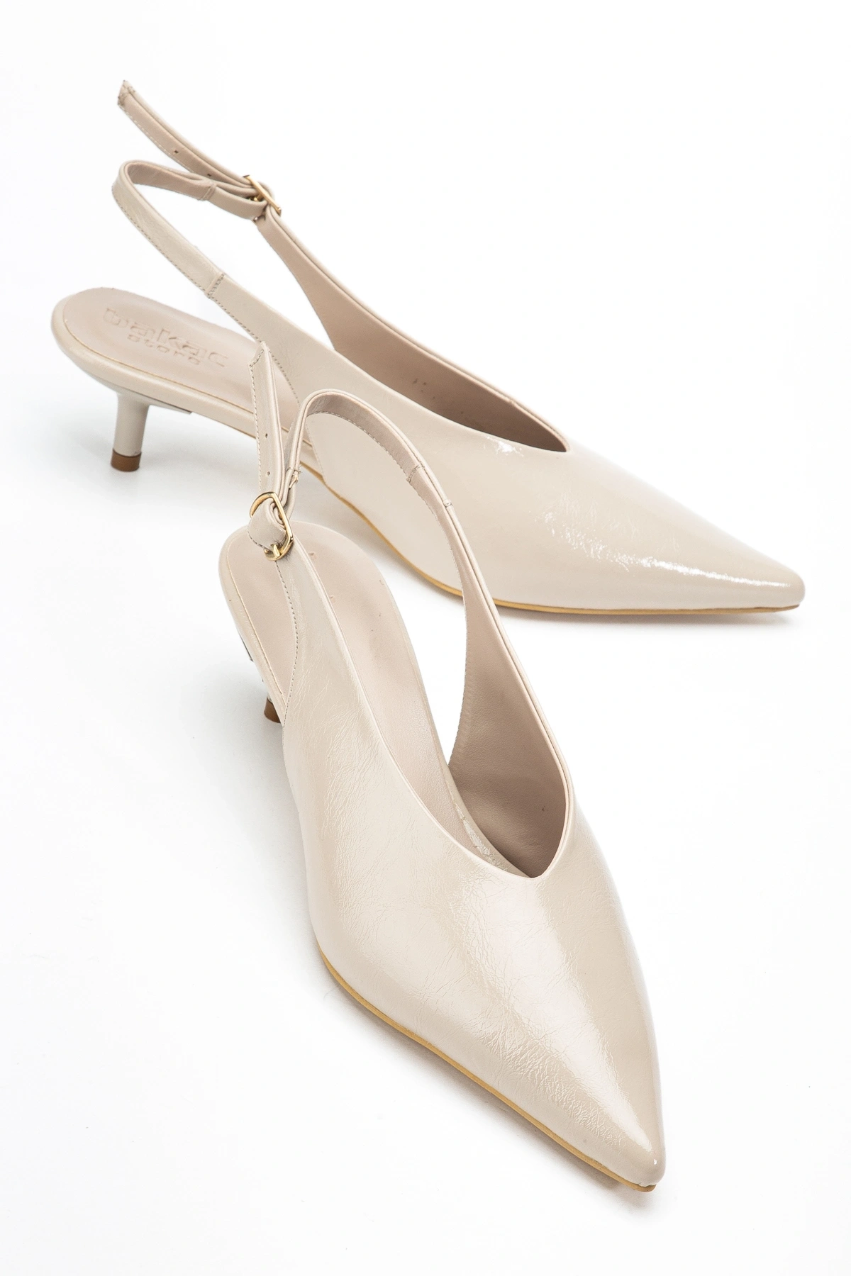 Kadın Bej Rengi Kırışık Rugan Kısa Topuklu Ayakkabı